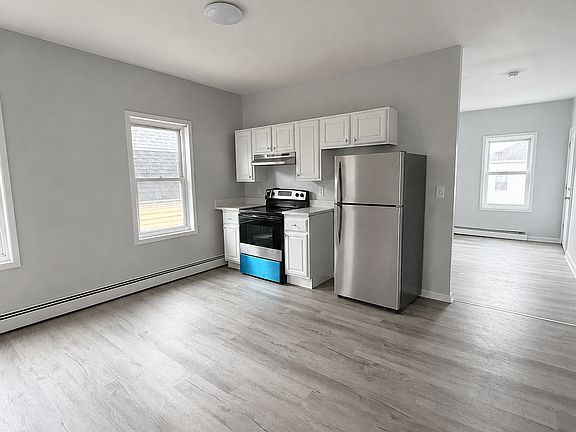3rd image of 83 Fox St APT 2