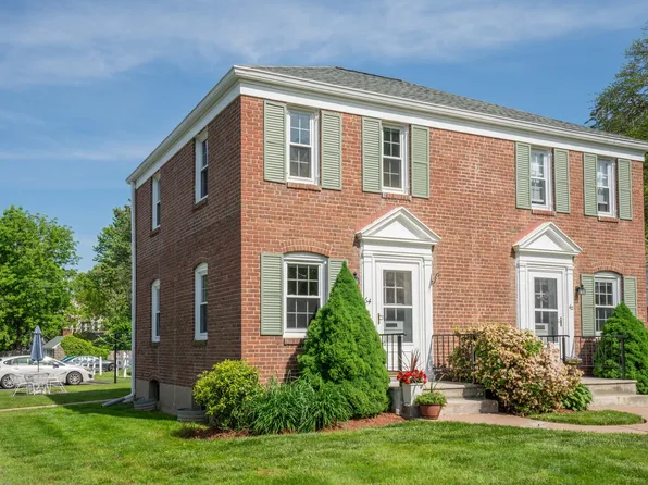 64 Robin Road #64, West Hartford, CT 06119