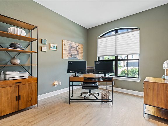 5th image of 6712 Elderberry Way