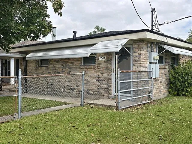 2 bed, 1.0 bath, 900 sqft, $1,450 — Photo 3
