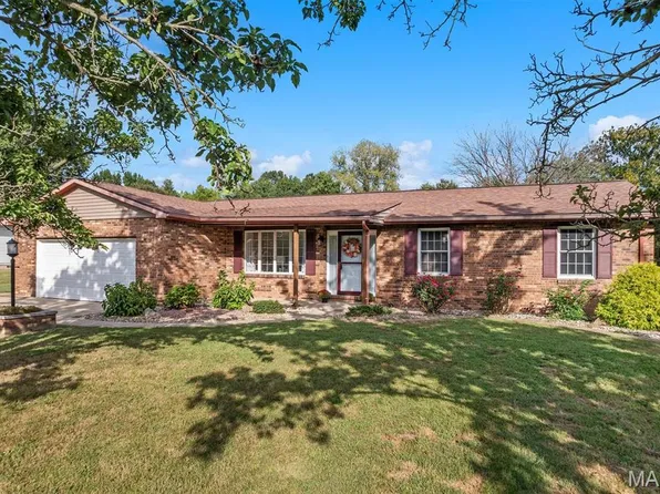 6409 Alpha Dr, Alton, IL 62002