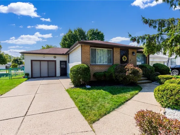 450 Frankhauser Rd, Williamsville, NY 14221