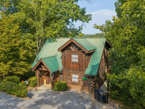 2864 Pine Haven Dr, Sevierville, TN 37862