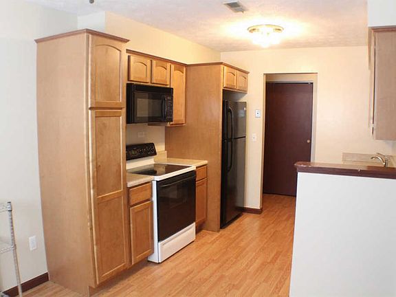 3rd image of 2200 Augusta Blvd APT 124