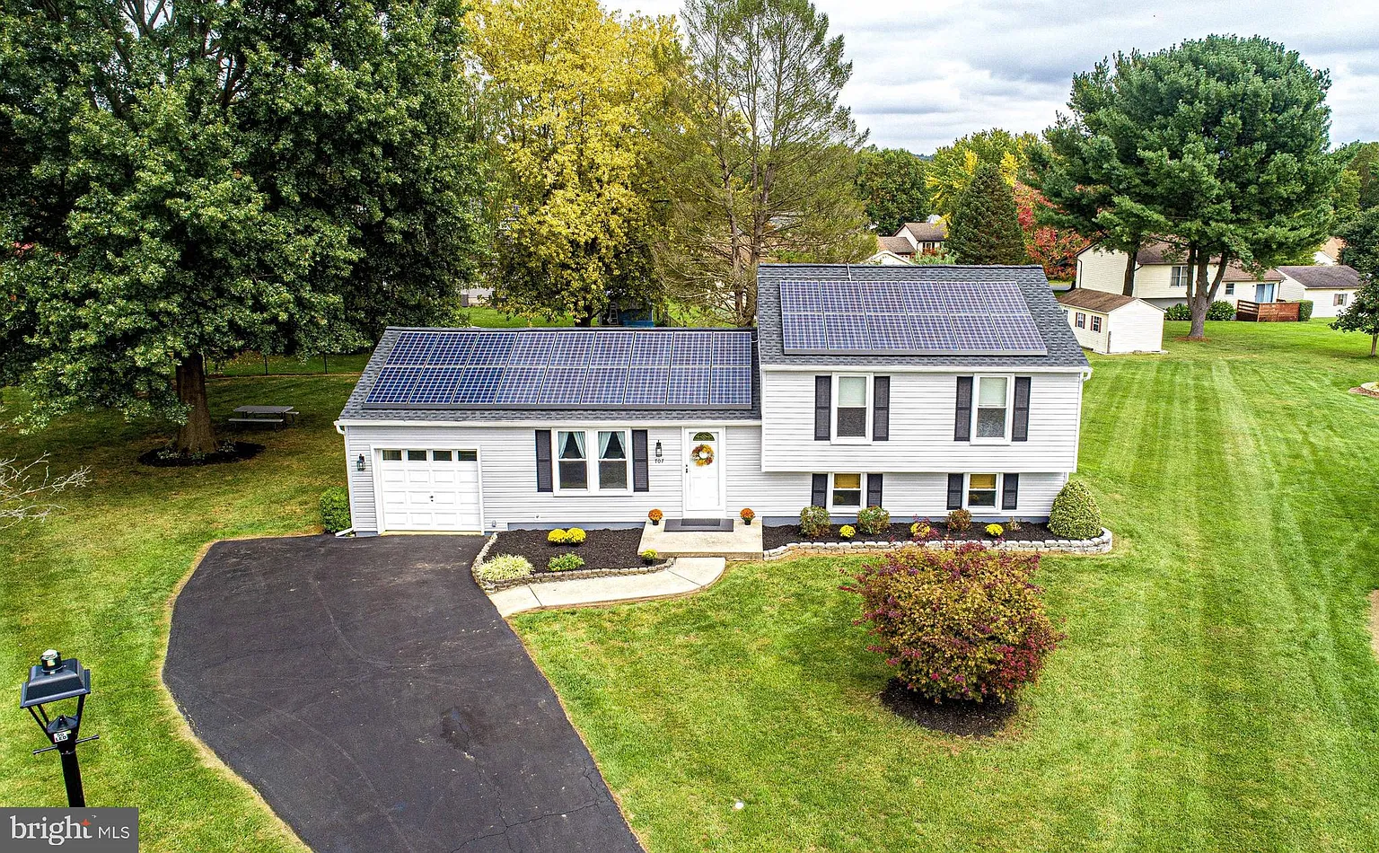 707 Elizabeth Ct photo 1