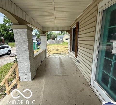 4th image of 528 Gilbert Ave