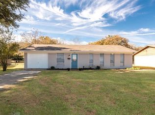 510 N Main St, Mc Gregor, TX 76657