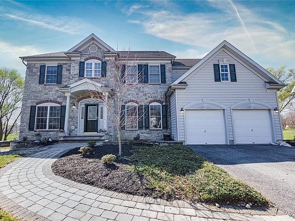 2nd image of 5335 Greenbriar Dr
