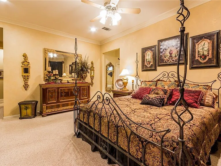 5739 FM 1461 — Photo 29