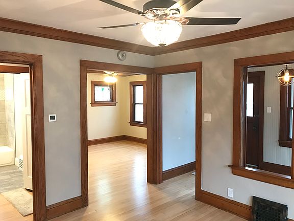 4th image of W59N383 Hilbert Ave