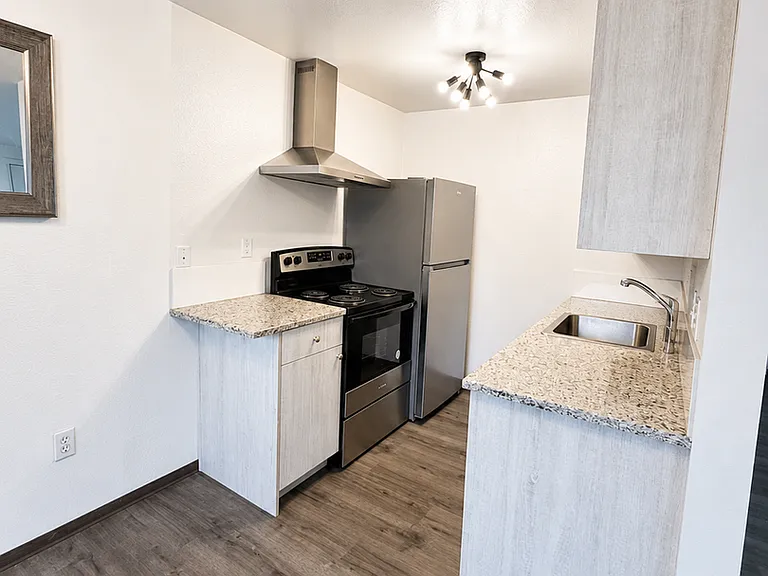 12707 SE 42nd St #B3 — Photo 10