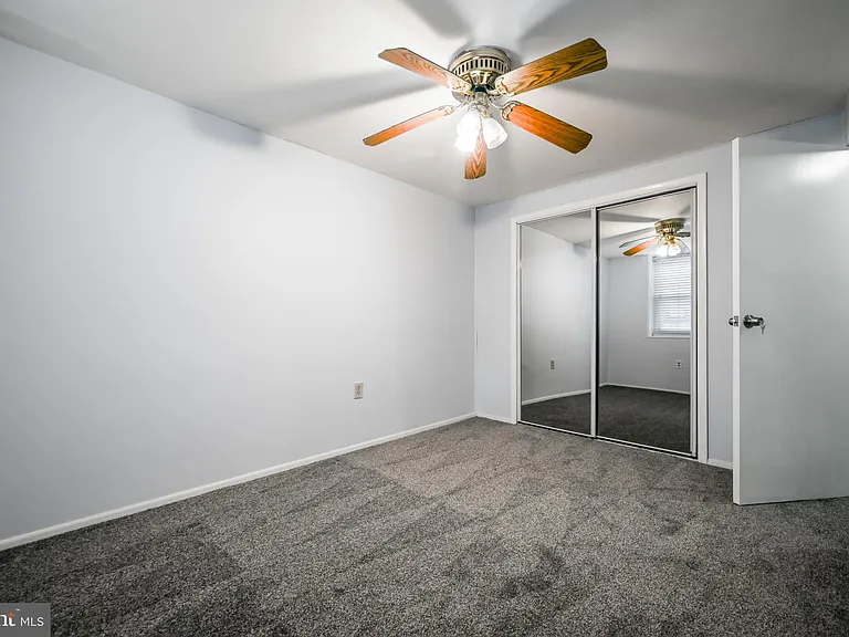 1610 Wentworth Ave — Photo 19
