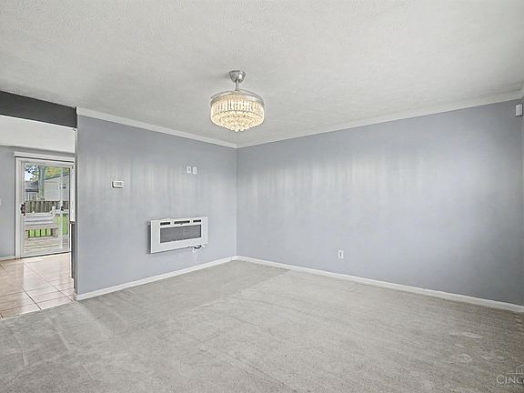 3rd image of 967 Harrogate Ct