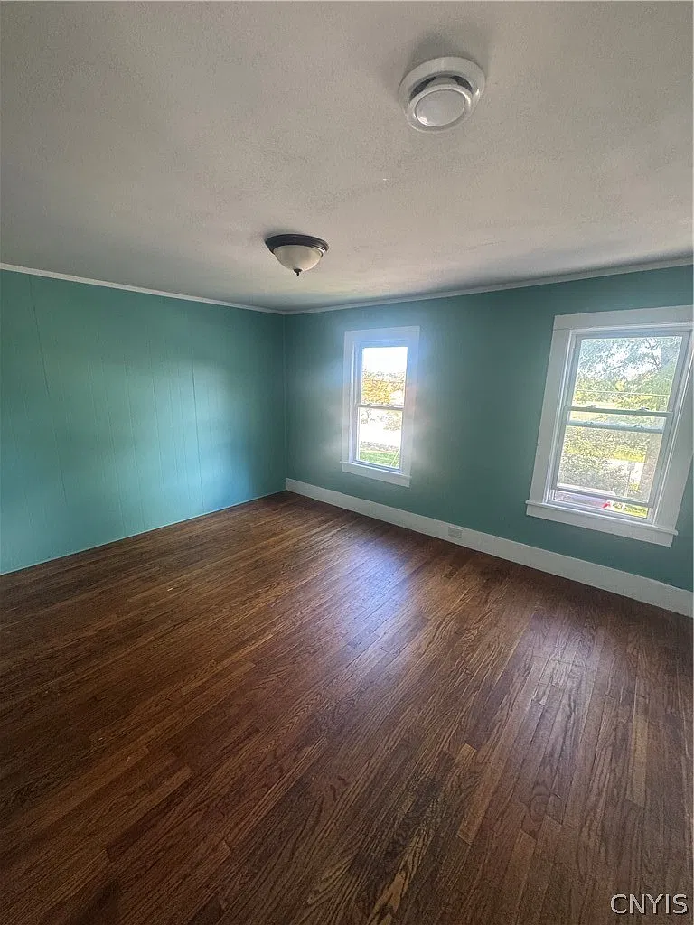 4 bed, 1.5 bath, 1644 sqft, $2,300 — Photo 4