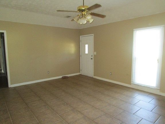 5th image of 379 Lee Road 0885