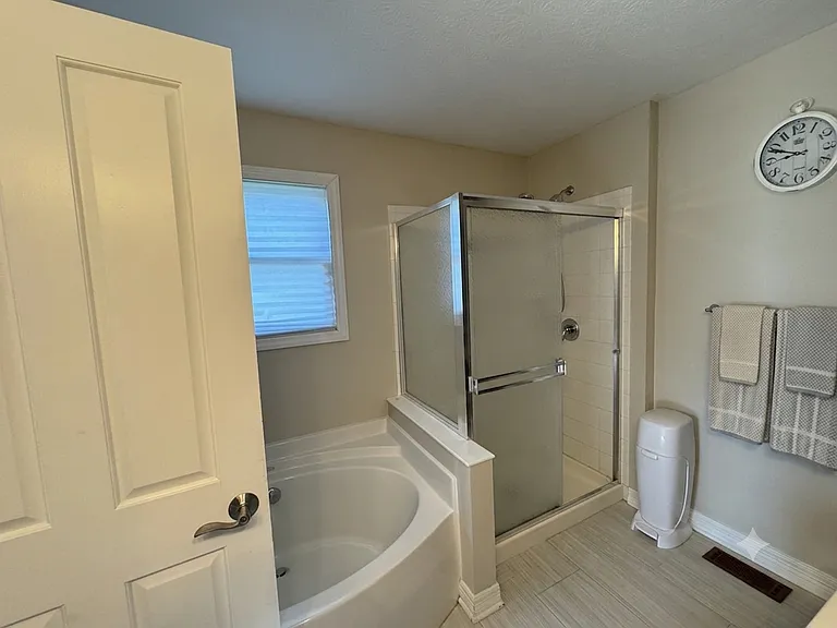 8833 Meadow Grass Ln — Photo 23