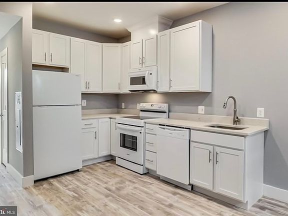 3rd image of 730 51st St NE #1