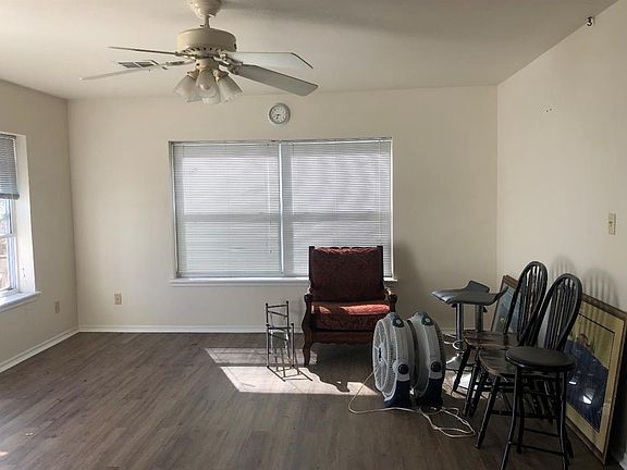 9th image of 1327 Eureka St