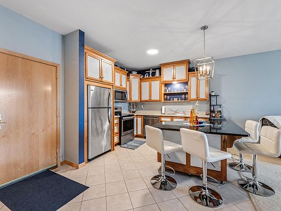4th image of 1215 N Lakeshore Dr Unit 205