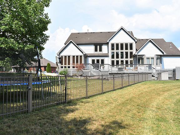 2nd image of 1600 Wedgewood Dr