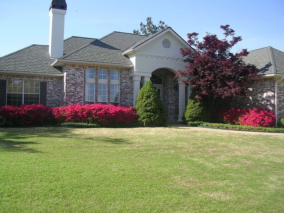 1st image of 5064 Oak Leaf Dr