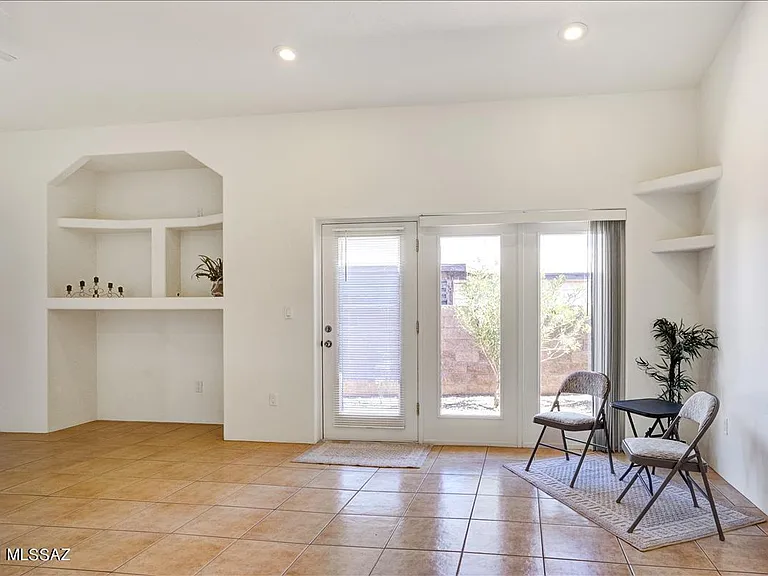 1220 E Water St #2 — Photo 8