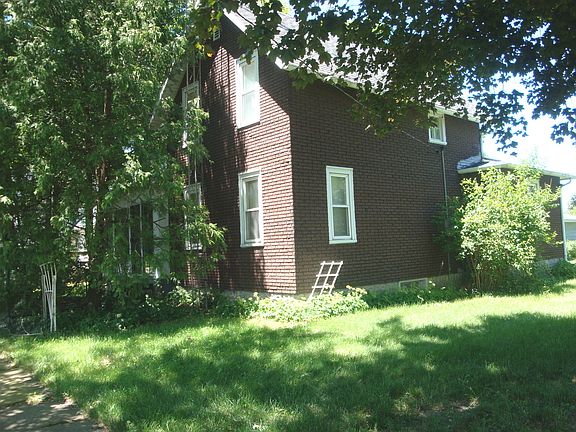 3rd image of 112 W Elizabeth St