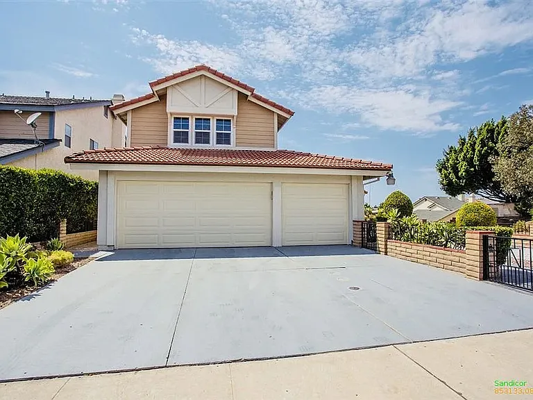 7898 Hemphill Dr — Photo 2