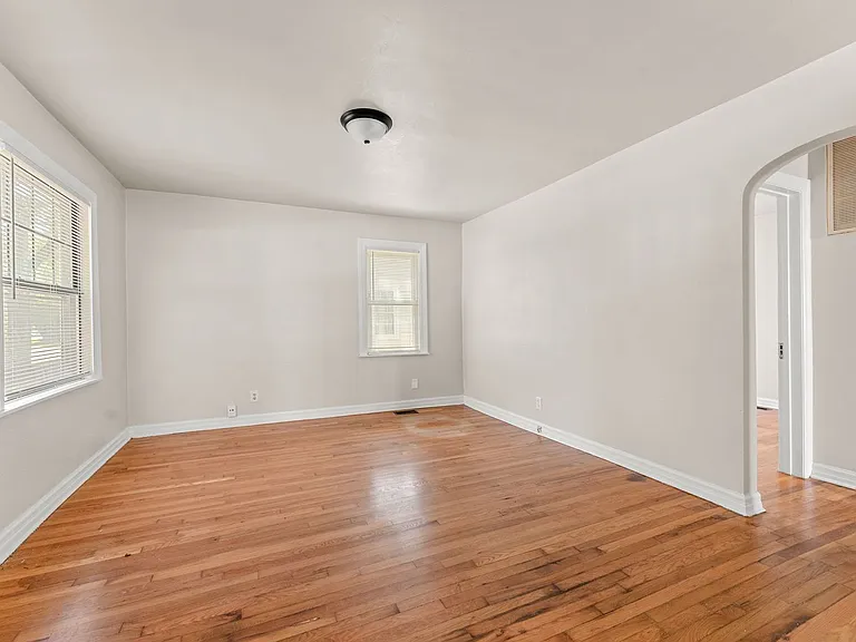 611 W Minota St — Photo 6