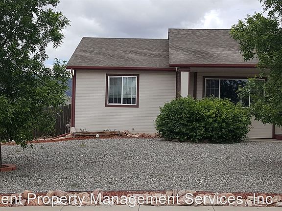 2nd image of 831 Chantilly Pl