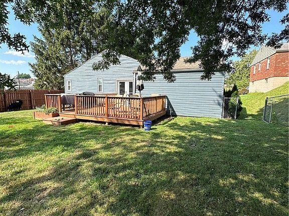 2nd image of 1400 15th St
