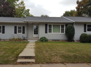 1107 Orchard Dr, Cedar Falls, IA 50613