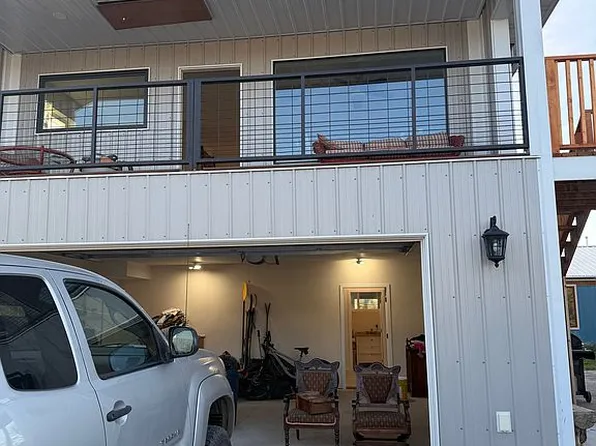 207 Fabrick St, Manhattan, MT 59741