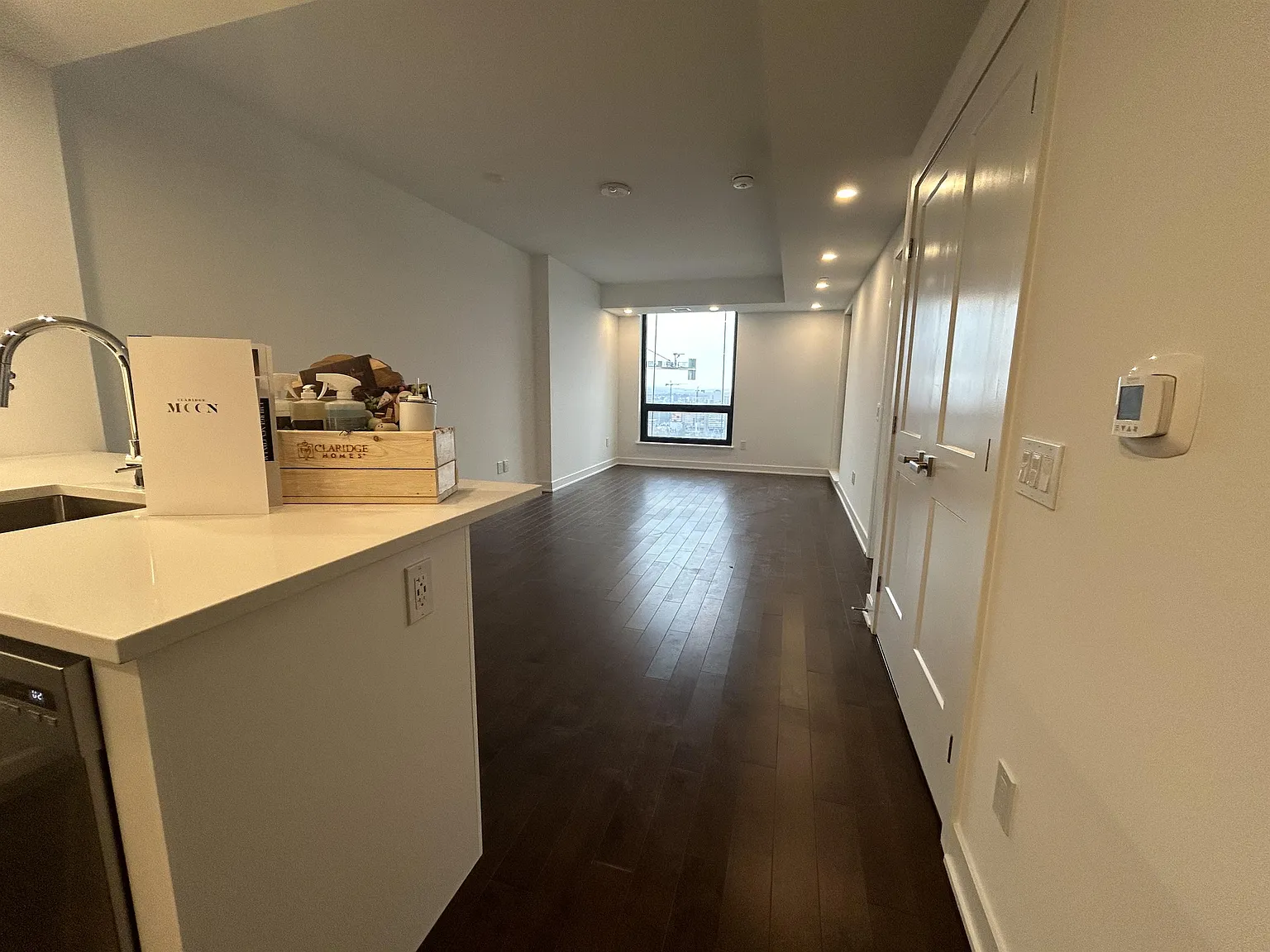 340 Queen Street — Photo 4