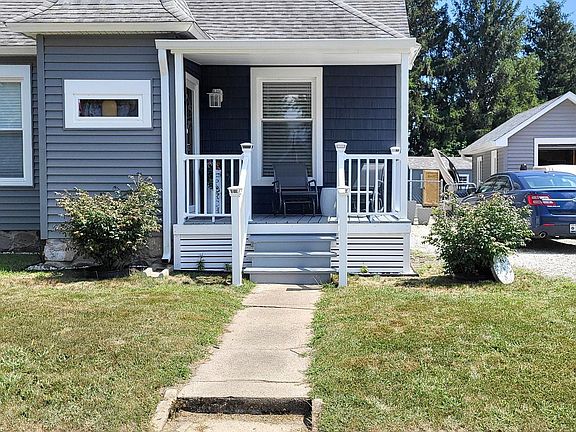 2nd image of 303 N Davis St