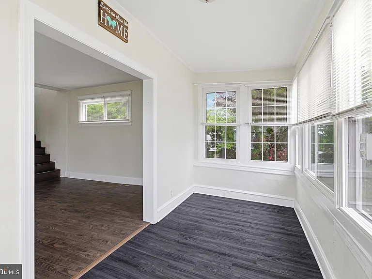820 Greenhill Rd — Photo 5