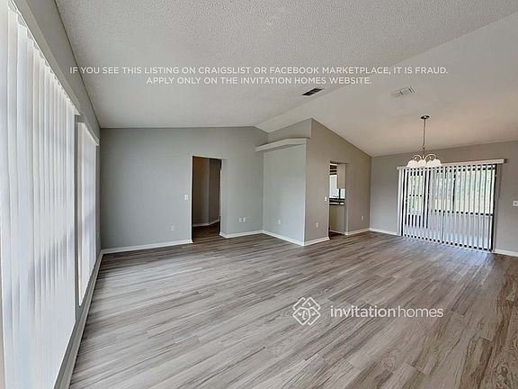 3rd image of 5517 Highlands Vue Ln
