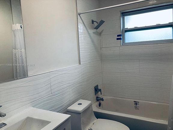 4th image of 2510 NE 182nd Ter #1