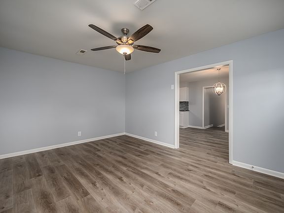 4th image of 3207 Roleeson Ln