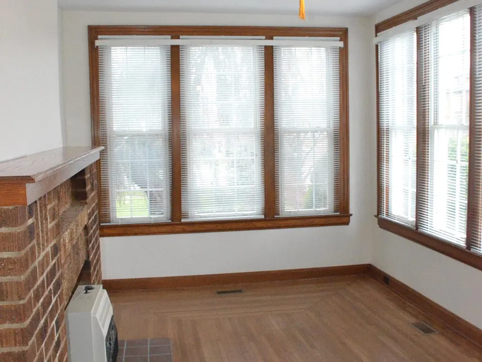 den/office/sun room