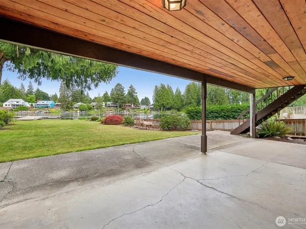 31430 W Lake Morton Drive SE, Kent, WA 98042