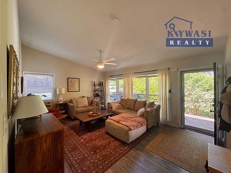 1022 Tracy Dr — Photo 5