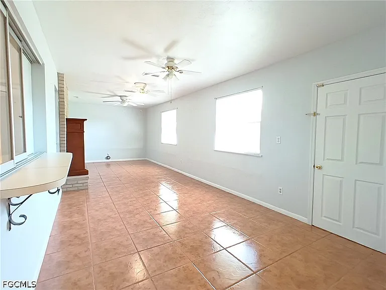 1326 SE 23rd Ter — Photo 17