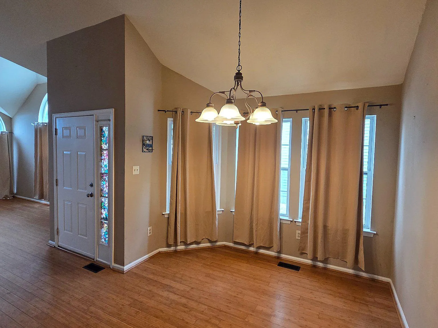 3 bed, 2.5 bath, 1756 sqft, $3,500 — Photo 4
