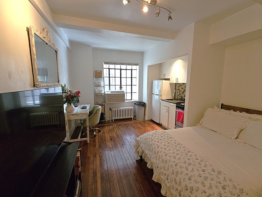 1st image of 5 Tudor City Pl APT 1514