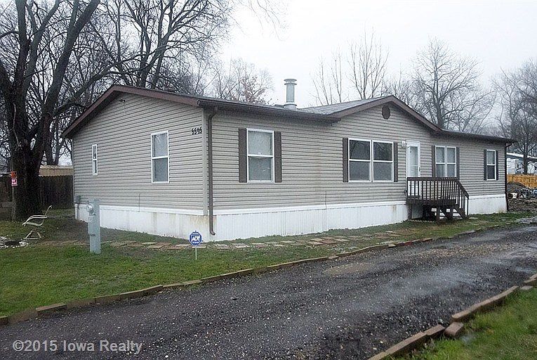 1st image of 5595 NE Berwick Dr