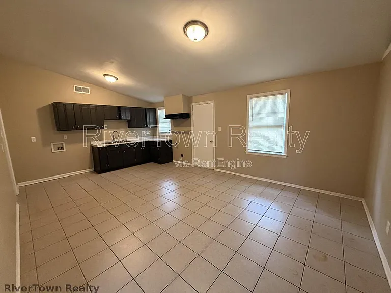 4825 Bridgedale Ave — Photo 5