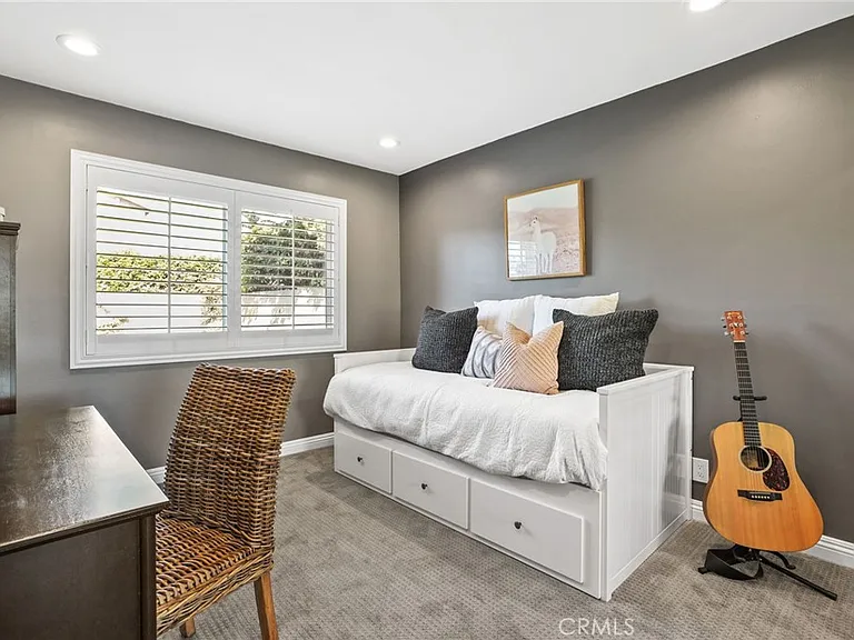 5251 Anthony Ave — Photo 32