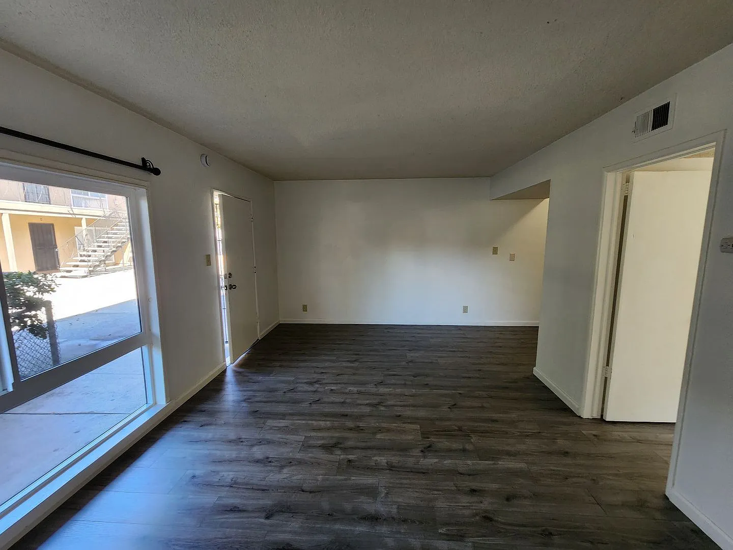 Bush Apartments (411) — Photo 3