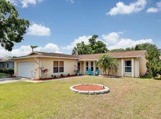 8370 91st St, Seminole, FL 33777
